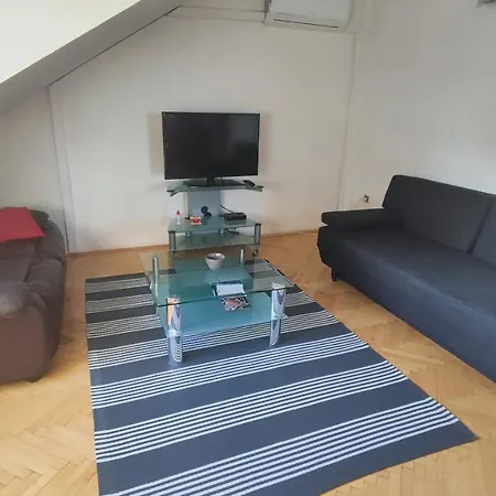 Dubrovnik: Near The Old Town * 杜布罗夫尼克